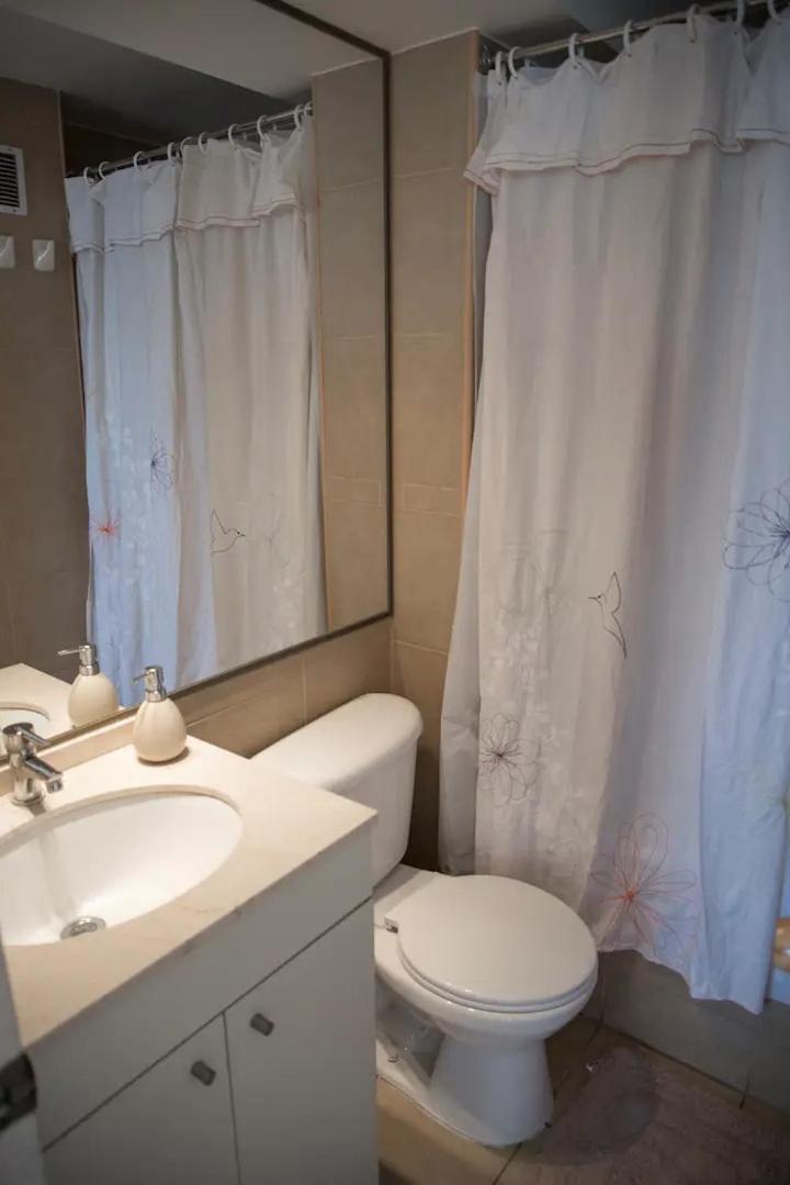 شقة Depto Barrio Bellavista Turismo Clinicas Aire Acondicionado سانتياغو المظهر الخارجي الصورة